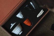 Load image into Gallery viewer, The "Elegant and Tranquil Pine Branch Verse Set" of Jingdezhen Porcelain: Poetic Charm on the Tea Table