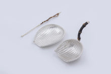Load image into Gallery viewer, 9999 sterling silver Hung Kee Treasure handmade tea drain, tea basket and tea needle set.