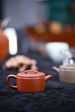 Load image into Gallery viewer, Purple clay teapot "Red Jiang Po Ni/Thin Tire Hanwa Pot, Seiko thin tire, combined with modern aesthetics, simple but not simple, full of details