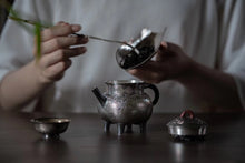 Load image into Gallery viewer, 9999 sterling silver handmade hammered Four-legged tea pot