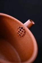 Load image into Gallery viewer, Purple clay teapot "Red Jiang Po Ni/Thin Tire Hanwa Pot, Seiko thin tire, combined with modern aesthetics, simple but not simple, full of details