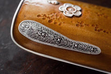 Load image into Gallery viewer, Filigree Plum Blossom Inlaid Silver Cha Ze/掐丝梅花镶银茶则.