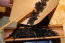 Load image into Gallery viewer, 1998 Phoenix Dancong Old Tea "Ba Xian"