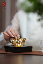 Load image into Gallery viewer, 9999 gilt "bergamot" sterling silver teapot, which comes from the century-old teapot maker "Hongji Treasure".