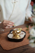 Load image into Gallery viewer, 9999 gilt "bergamot" sterling silver teapot, which comes from the century-old teapot maker "Hongji Treasure".