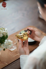 Load image into Gallery viewer, 9999 gilt "bergamot" sterling silver teapot, which comes from the century-old teapot maker "Hongji Treasure".