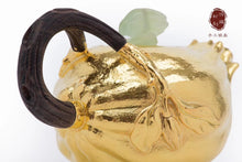 Load image into Gallery viewer, 9999 gilt "bergamot" sterling silver teapot, which comes from the century-old teapot maker "Hongji Treasure".