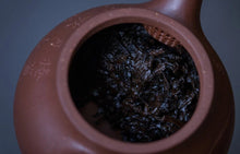 Load image into Gallery viewer, 200 grams of Da Yi Da Wan Kou "small cabbage" shu Tuo tea in 2004.