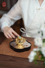 Load image into Gallery viewer, 9999 gilt "bergamot" sterling silver teapot, which comes from the century-old teapot maker "Hongji Treasure".