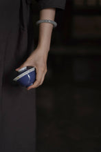 Load image into Gallery viewer, Jingdezhen hand-sprinkled blue Gong Qing Gai Wan