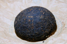Load image into Gallery viewer, 200 grams of Da Yi Da Wan Kou "small cabbage" shu Tuo tea in 2004.