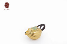 Load image into Gallery viewer, 9999 gilt "bergamot" sterling silver teapot, which comes from the century-old teapot maker "Hongji Treasure".
