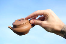 Load image into Gallery viewer, Han Yun teapot Yuan Kuang, Jiang Po Ni