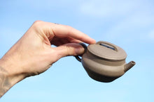 Load image into Gallery viewer, Han Yun teapot Yuan Kuang, Jiang Po Ni