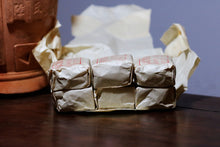 Load image into Gallery viewer, Tongxinshe Teahouse collects old rock tea。