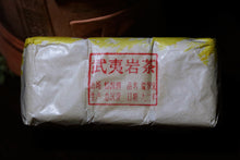Load image into Gallery viewer, Tongxinshe Teahouse collects old rock tea。