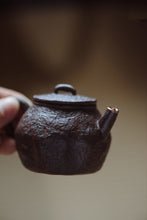 Load image into Gallery viewer, Jingdezhen hand-kneaded purple clay pot