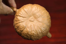 Load image into Gallery viewer, Lifting beam pumpkin teapot/pumpkin teapot