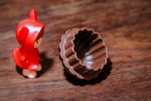 Load image into Gallery viewer, Rib-patterned pear-shaped purple clay teapot