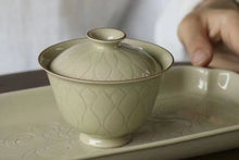 Load image into Gallery viewer, Lotus Petal Pattern Gaiwan
