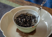 Load image into Gallery viewer, Wuyi Mountain Rock Tea "Su Xin Lan"