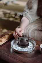 Load image into Gallery viewer, Jingdezhen hand-kneaded purple clay pot
