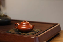 Load image into Gallery viewer, Mengchen Zhu Ni Dwarf Pear Pot, capacity: 120cc