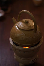 Load image into Gallery viewer, Shuangshi Song Huang Tiliang Pot Carved with Shuangshi Tea Cultivation Slices About 650ml Carbon Stove Electric Pottery Stove Open flames are available