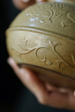 Load image into Gallery viewer, Shuangshi Song Huang Tiliang Pot Carved with Shuangshi Tea Cultivation Slices About 650ml Carbon Stove Electric Pottery Stove Open flames are available