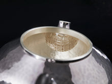 Load image into Gallery viewer, Ball and Hammer Pattern Teapot" from "Hung Kee Treasure/掇球锤纹泡茶壶