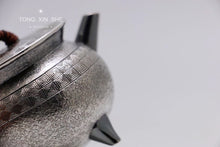 Load image into Gallery viewer, San Zu Ding Li Pao Cha sterling silver teapot