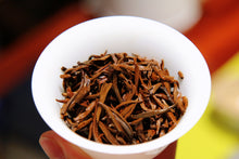 Load image into Gallery viewer, 2007 Yunnan Dianhong "Jinhao Black Tea" customized tea in Shenzhen Stock Exchange.