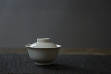 Load image into Gallery viewer, Beige Glaze Slice Antique Gaiwan