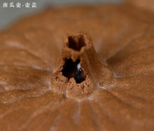 Load image into Gallery viewer, Lifting beam pumpkin teapot/pumpkin teapot