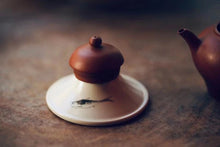 Load image into Gallery viewer, Double-sided hand-painted tea funnel with hand-made ceramic lid/盖置
