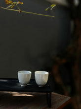 Load image into Gallery viewer, Jingdezhen thin tire smelling tea cup