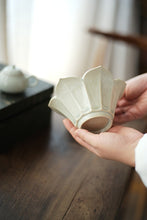 Load image into Gallery viewer, Lotus Jian Shui