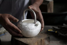 Load image into Gallery viewer, 9999 sterling silver teapot / insulated water ripple silver teapot / boiling mercury teapot