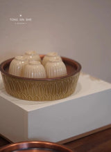 Load image into Gallery viewer, Copper covered lotus petals Hu Cheng base diameter 13.5cm diameter 16cm height 4.7cm
