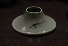 Load image into Gallery viewer, Double-sided hand-painted tea funnel with hand-made ceramic lid/盖置