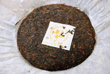 Load image into Gallery viewer, "Six Big Tea Mountain Orange Seals (Orange) Shutea in 2002"