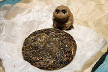Load image into Gallery viewer, 2020 Old Banzhang Ancient Tree Pu'er Sheng easy