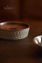 Load image into Gallery viewer, Copper covered lotus petals Hu Cheng base diameter 13.5cm diameter 16cm height 4.7cm