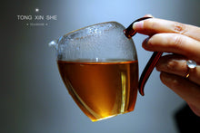 Load image into Gallery viewer, 2019 Old Banzhang Ancient Tree Pu'er Sheng easy