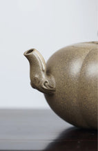 Load image into Gallery viewer, "Shou Tao/寿桃🍑" Qing Duan Mud Zisha Teapot from Yunsongtang