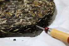 Load image into Gallery viewer, 2009 Old White Tea Peony King