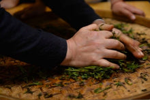 Load image into Gallery viewer, Jin You Di Da Hong Pao(金油滴大红袍)