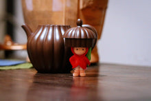 Load image into Gallery viewer, Rib-patterned pear-shaped purple clay teapot