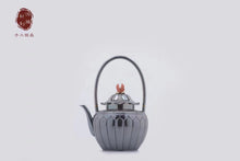 Load image into Gallery viewer, Inheritor of intangible cultural heritage: handmade by Hong Jike, sterling silver pot of Lianyu series.