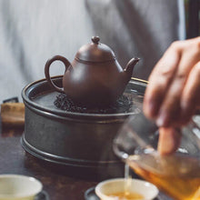 Load image into Gallery viewer, 何以寄相思 唯有匏瓜壶(Yixing purple mud gourd pot)